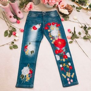 NWOT Beautiful Jean Pants